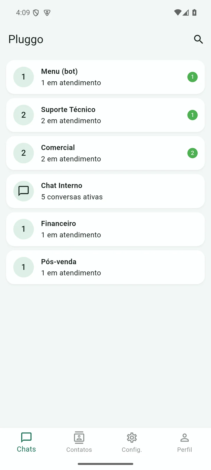 Tela inicial do aplicativo Pluggo com a lista de filas e o chat interno